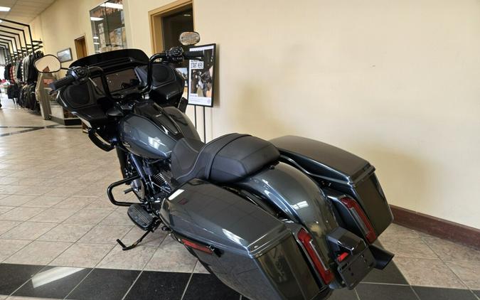 2025 Harley-Davidson Road Glide® Iron Horse Metallic - Black Finish