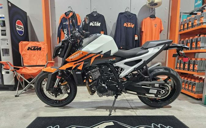 2027 KTM 990 Duke