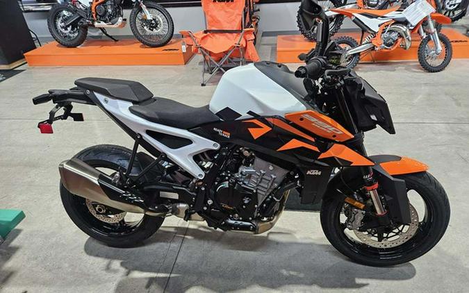 2027 KTM 990 Duke