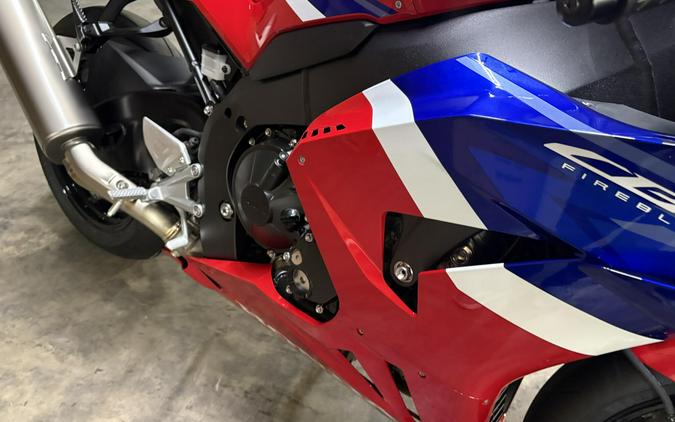 2027 Honda CBR1000RR-R Fireblade SP