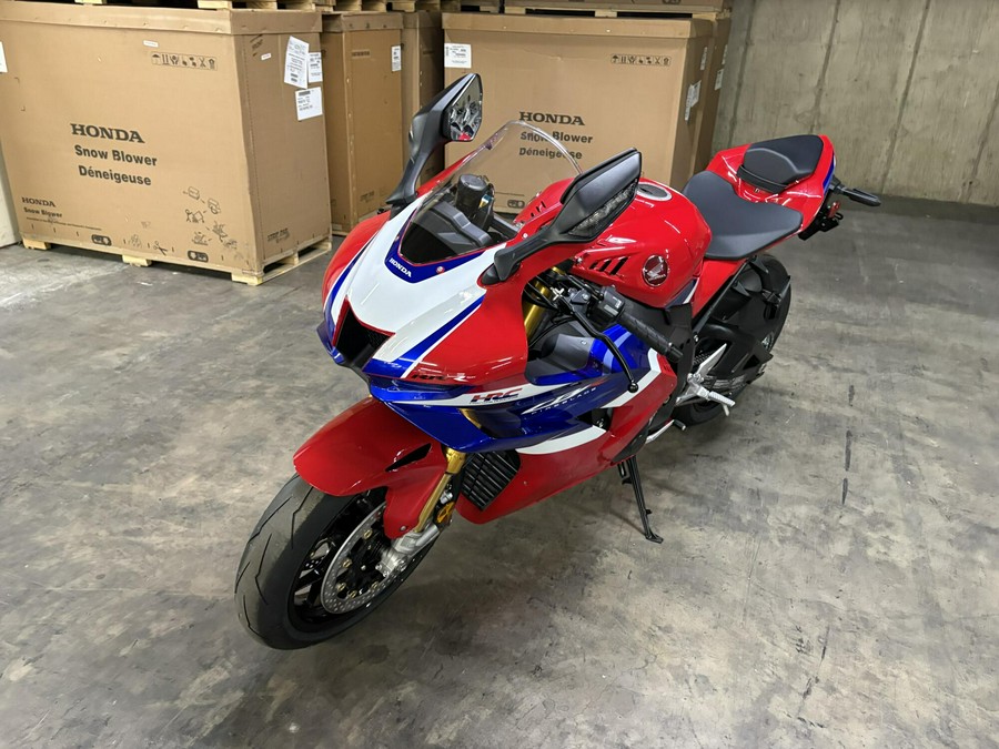 2027 Honda CBR1000RR-R Fireblade SP