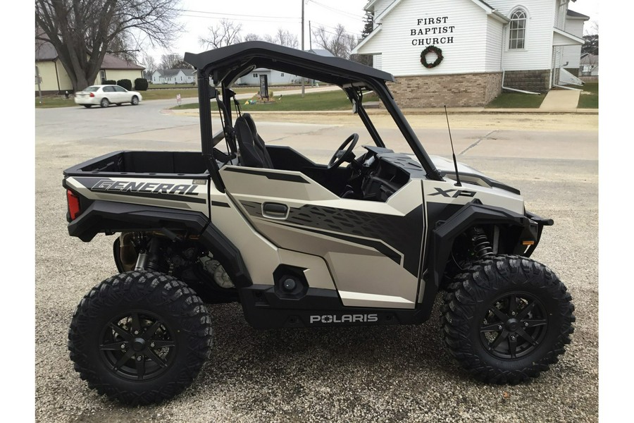 2024 Polaris Industries GENERAL® XP 1000 Ultimate MATTE SILVER QUARTZ