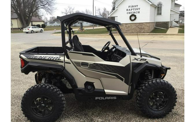 2024 Polaris Industries GENERAL® XP 1000 Ultimate MATTE SILVER QUARTZ