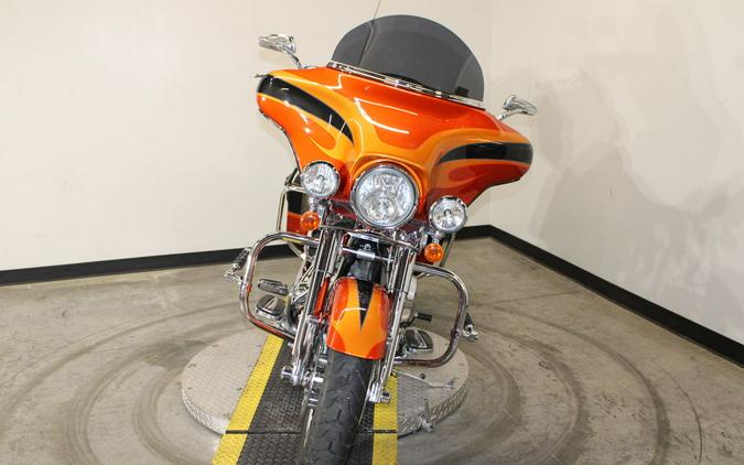 2013 Harley-Davidson® FLHTCUSE8 - CVO™ Ultra Classic® Electra Glide®