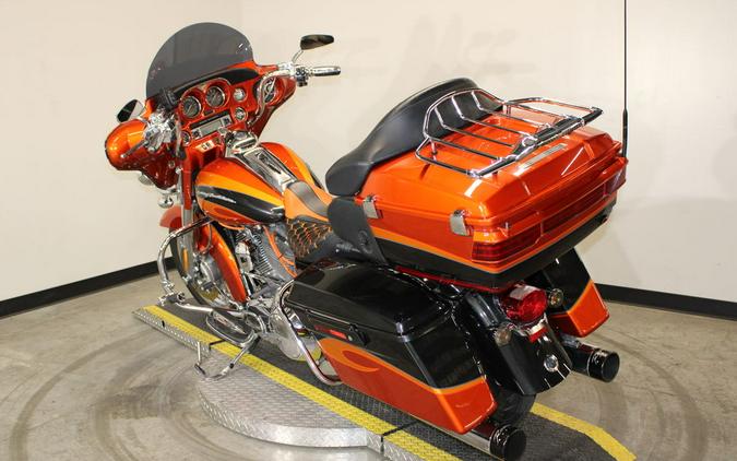 2013 Harley-Davidson® FLHTCUSE8 - CVO™ Ultra Classic® Electra Glide®