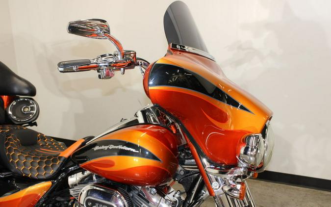 2013 Harley-Davidson® FLHTCUSE8 - CVO™ Ultra Classic® Electra Glide®