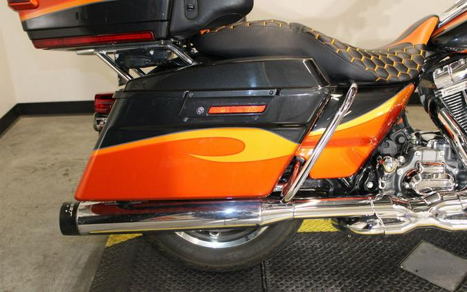 2013 Harley-Davidson® FLHTCUSE8 - CVO™ Ultra Classic® Electra Glide®