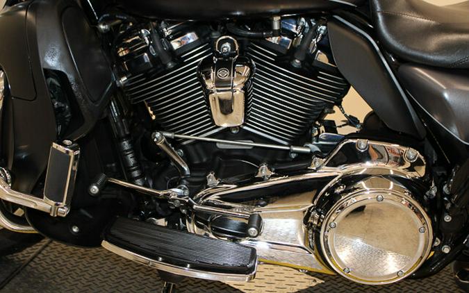 Used 2017 Harley-Davidson Ultra Limited Low Grand American Touring FLHTKL Motorcycle For Sale In Miami, Florida