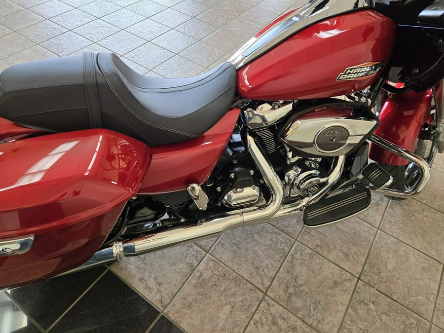 2025 Harley-Davidson Road Glide® Brilliant Red