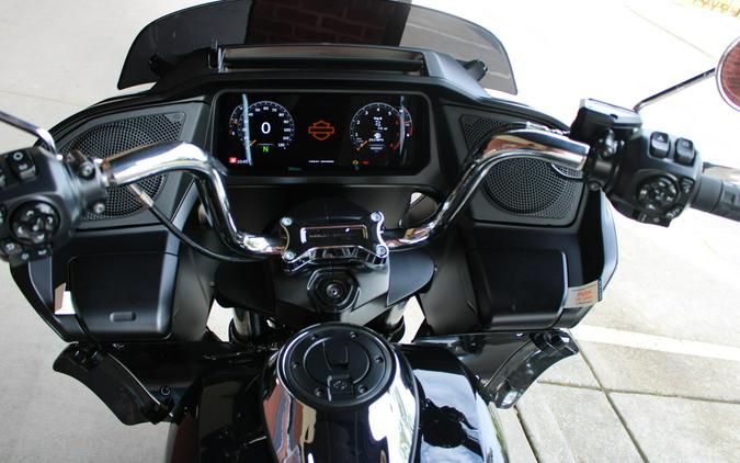 2026 Harley-Davidson® Road Glide® Vivid Black Chrome Two-Up