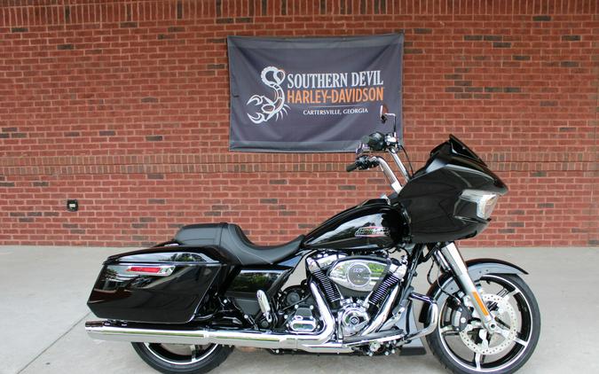 2026 Harley-Davidson® Road Glide® Vivid Black Chrome Two-Up