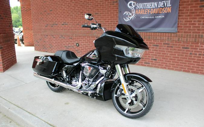 2026 Harley-Davidson® Road Glide® Vivid Black Chrome Two-Up