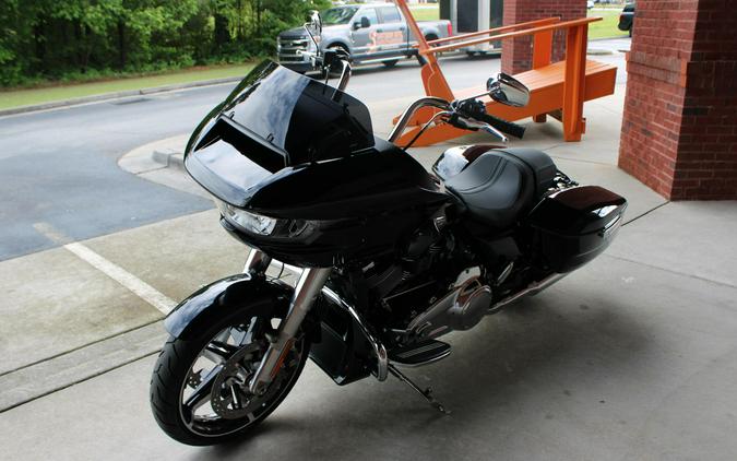 2026 Harley-Davidson® Road Glide® Vivid Black Chrome Two-Up
