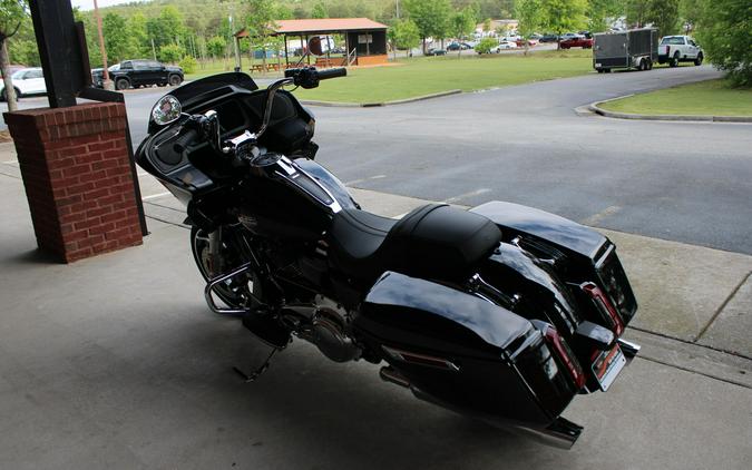 2026 Harley-Davidson® Road Glide® Vivid Black Chrome Two-Up