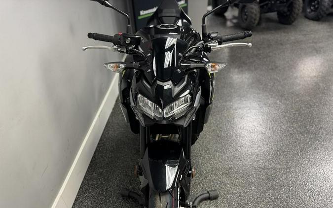 2024 Kawasaki Z900 ABS Metallic Spark Black/Metallic Matte Dark Gray