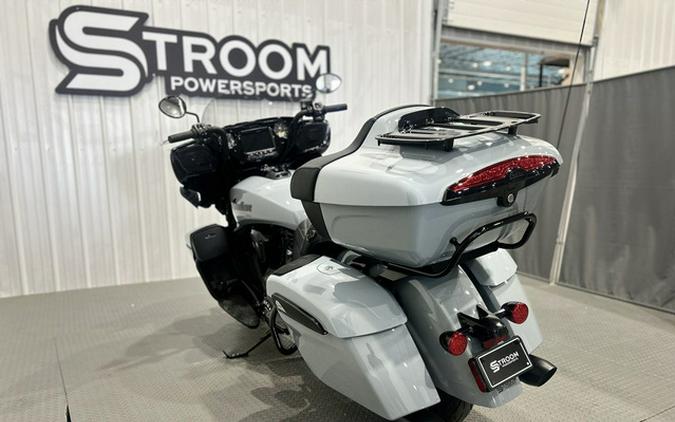 2025 Indian Roadmaster PowerPlus Dark Horse w/PowerBand Stor