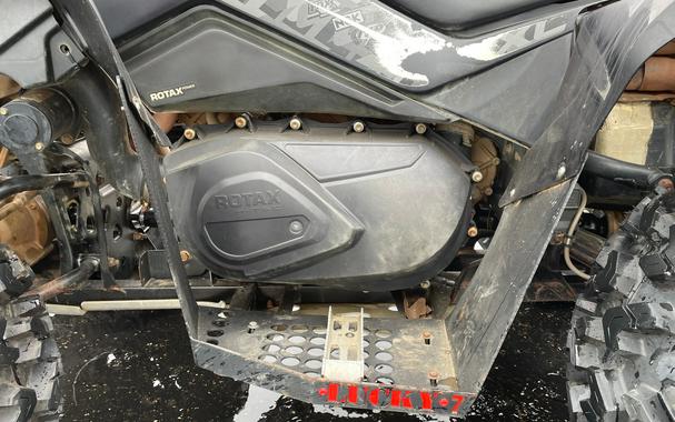 2017 Can-Am Renegade® X® xc 1000R Triple Black