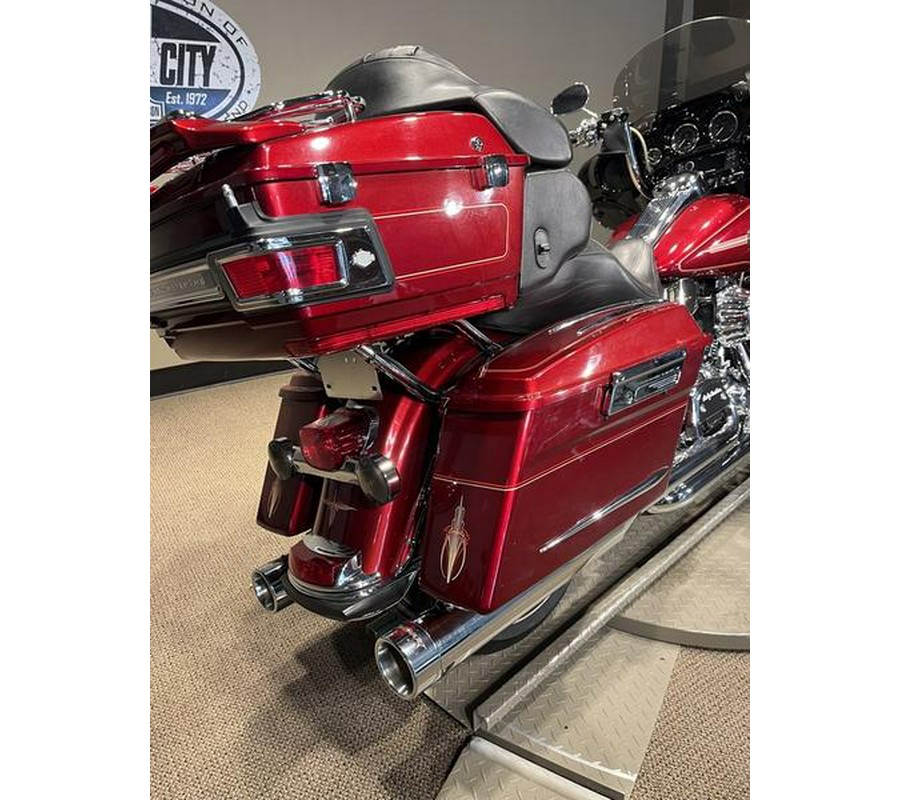 2010 Harley-Davidson® FLHTCU - Ultra Classic® Electra Glide