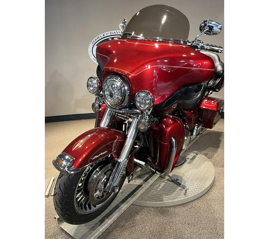 2010 Harley-Davidson® FLHTCU - Ultra Classic® Electra Glide
