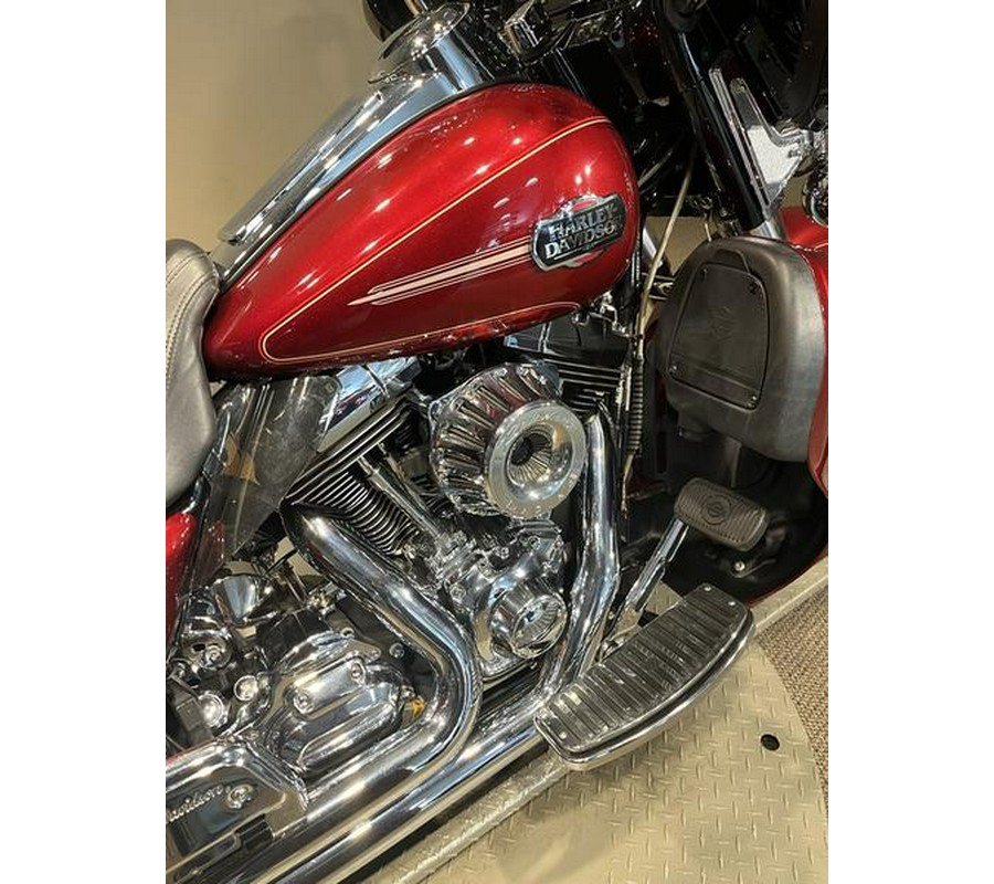 2010 Harley-Davidson® FLHTCU - Ultra Classic® Electra Glide