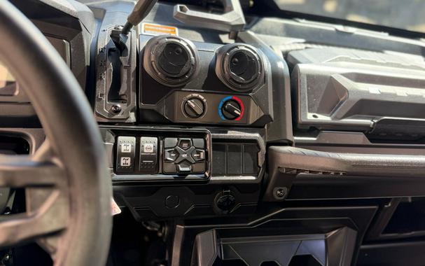 2023 Can-Am Defender XT HD10