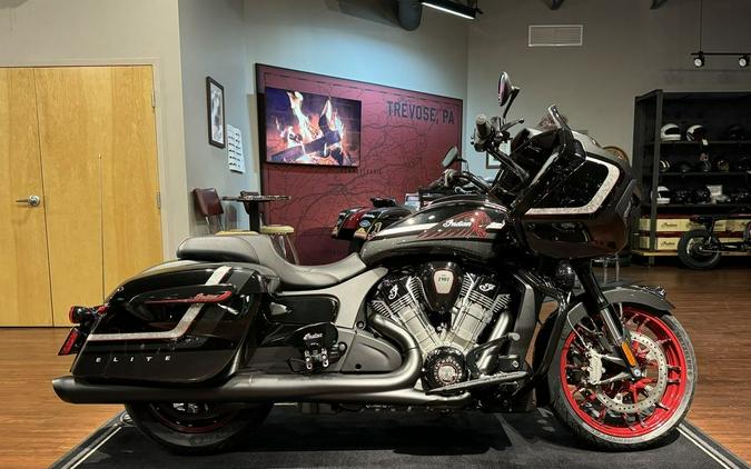 2024 Indian Motorcycle® Challenger® Elite Charcoal Candy/Black Candy