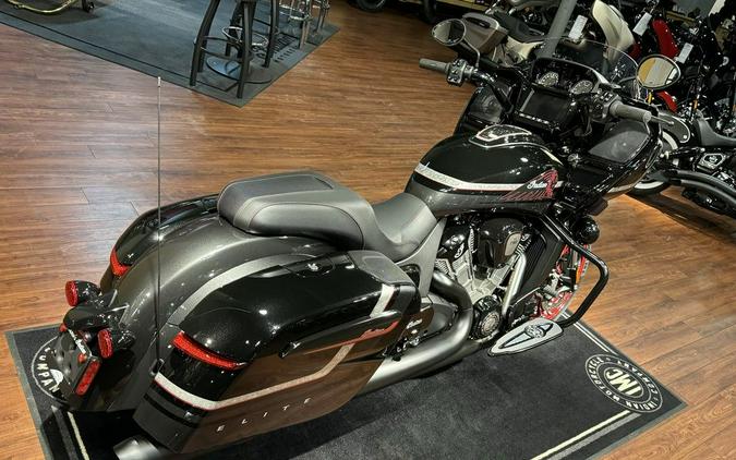 2024 Indian Motorcycle® Challenger® Elite Charcoal Candy/Black Candy