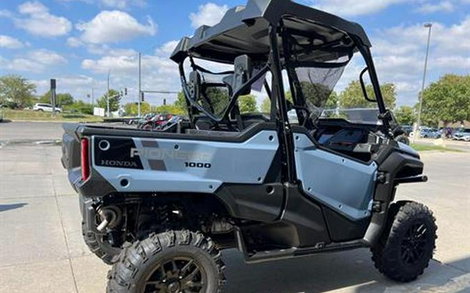 2024 Honda Pioneer 1000 Deluxe