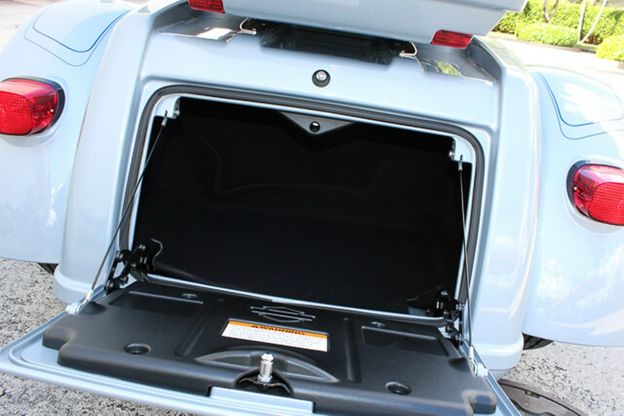 New 2025 Harley-Davidson Tri Glide Ultra FLHTCUTG Trike For Sale In Miami, Florida