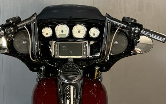 2017 Harley-Davidson® Street Glide® Special FLHXS HC HTRD RED FLK