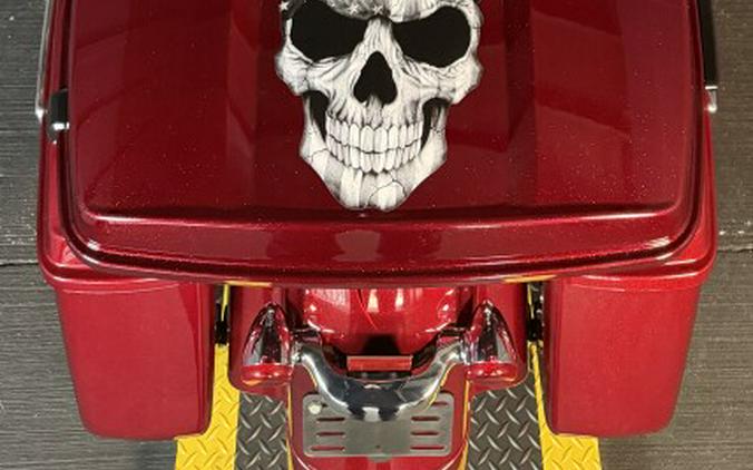 2017 Harley-Davidson® Street Glide® Special FLHXS HC HTRD RED FLK