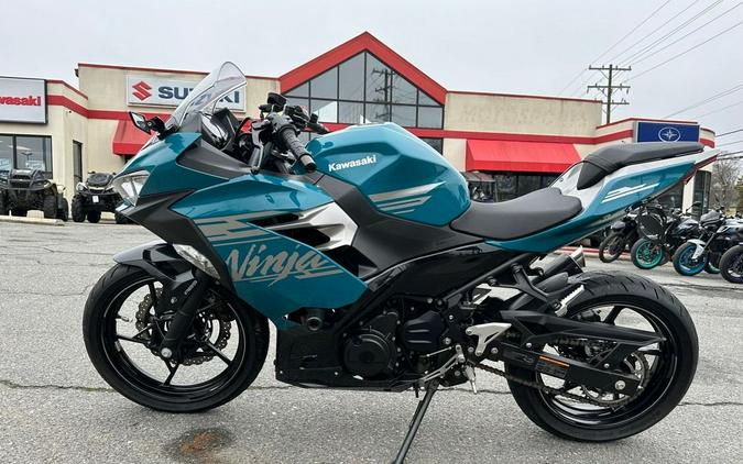 2021 Kawasaki Ninja® 400 Base