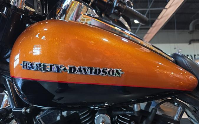 2015 Harley-Davidson® Ultra Limited FLHTK