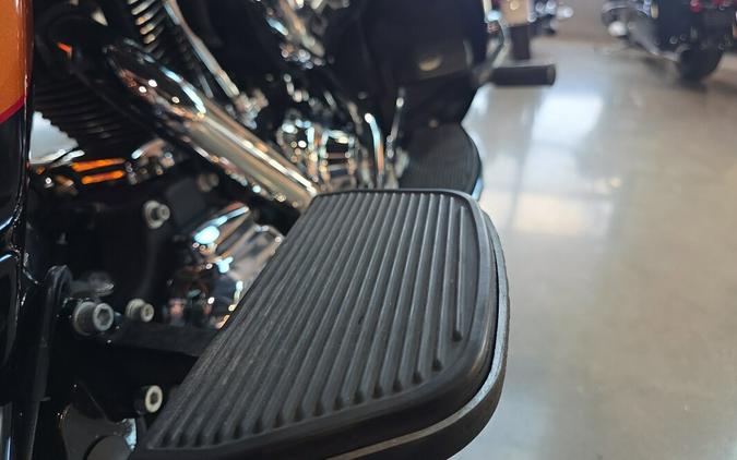 2015 Harley-Davidson® Ultra Limited FLHTK