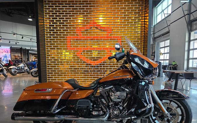 2015 Harley-Davidson® Ultra Limited FLHTK