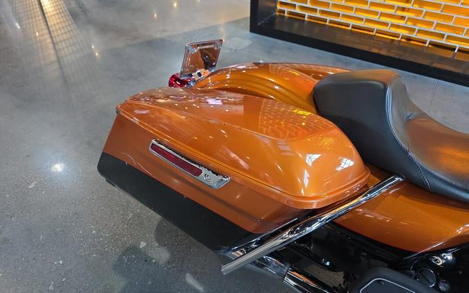 2015 Harley-Davidson® Ultra Limited FLHTK
