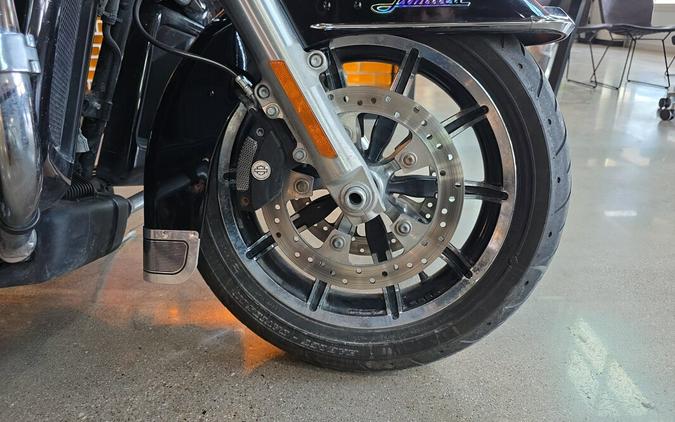 2015 Harley-Davidson® Ultra Limited FLHTK