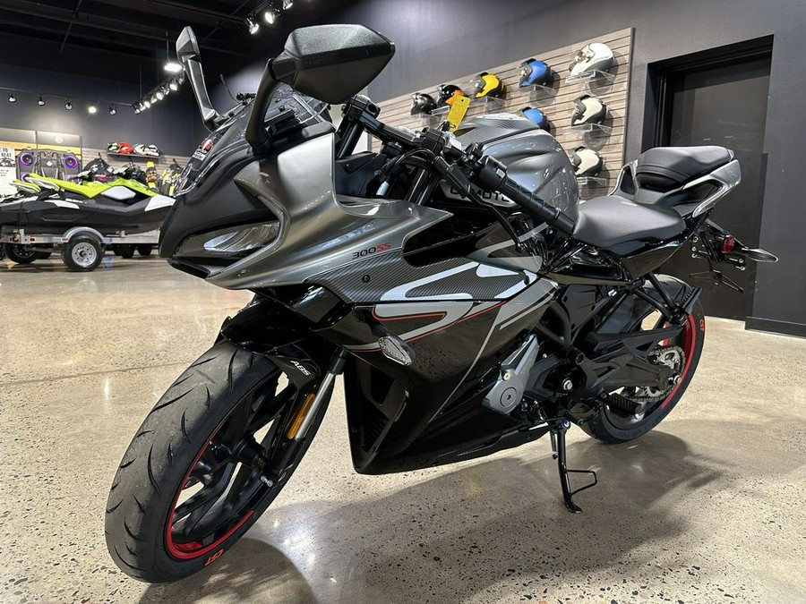 2023 CFMoto 300SS