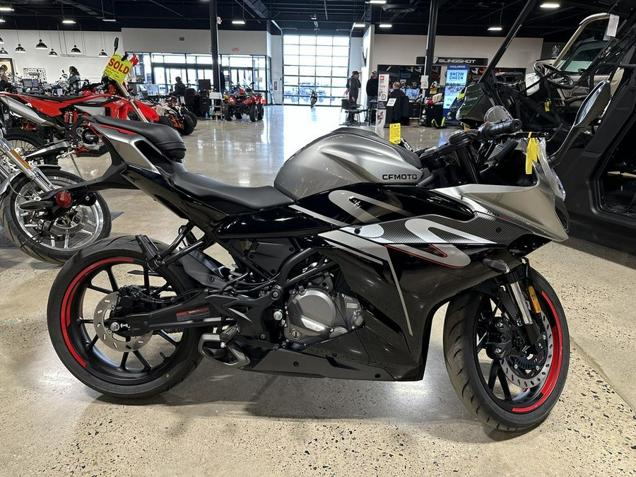 2023 CFMOTO 300SS