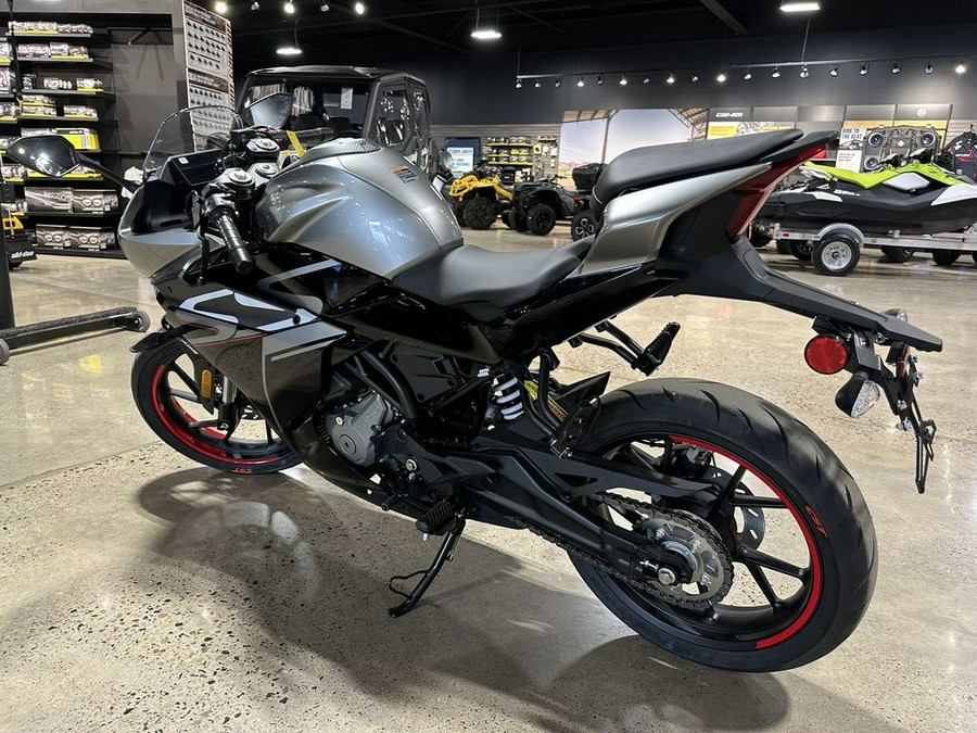 2023 CFMOTO 300SS