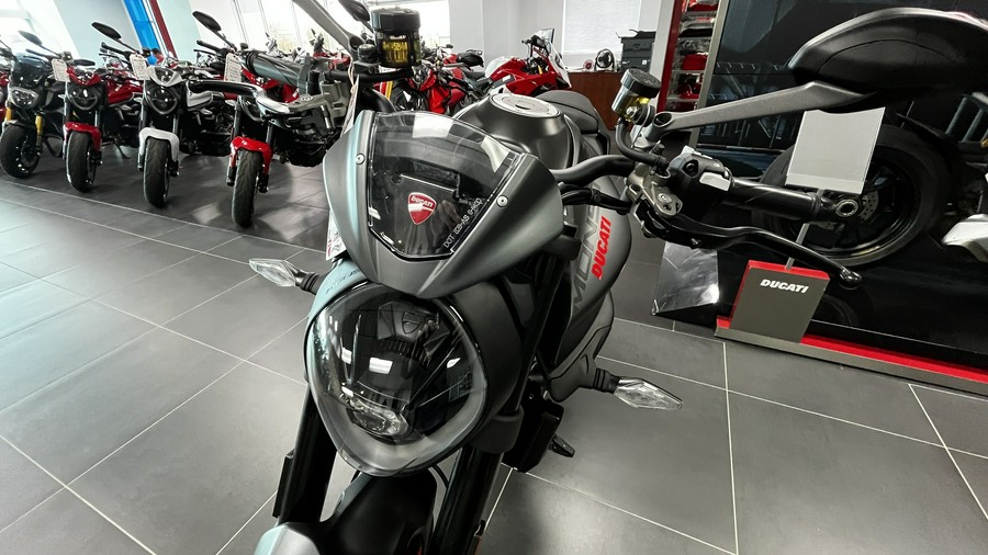 2024 Ducati Monster