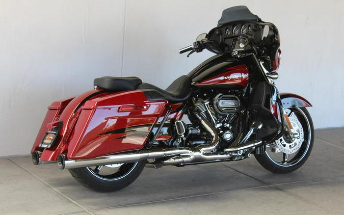 2017 Harley-Davidson® FLHXSE - CVO™ Street Glide®