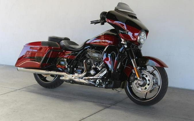 2017 Harley-Davidson® FLHXSE - CVO™ Street Glide®