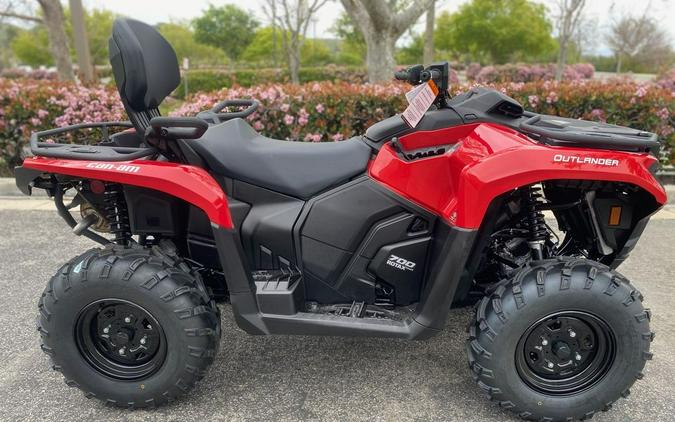 2024 Can-Am® Outlander MAX DPS 700