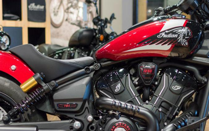 2025 Indian 101 Scout Sunset Red Metallic With Graphics