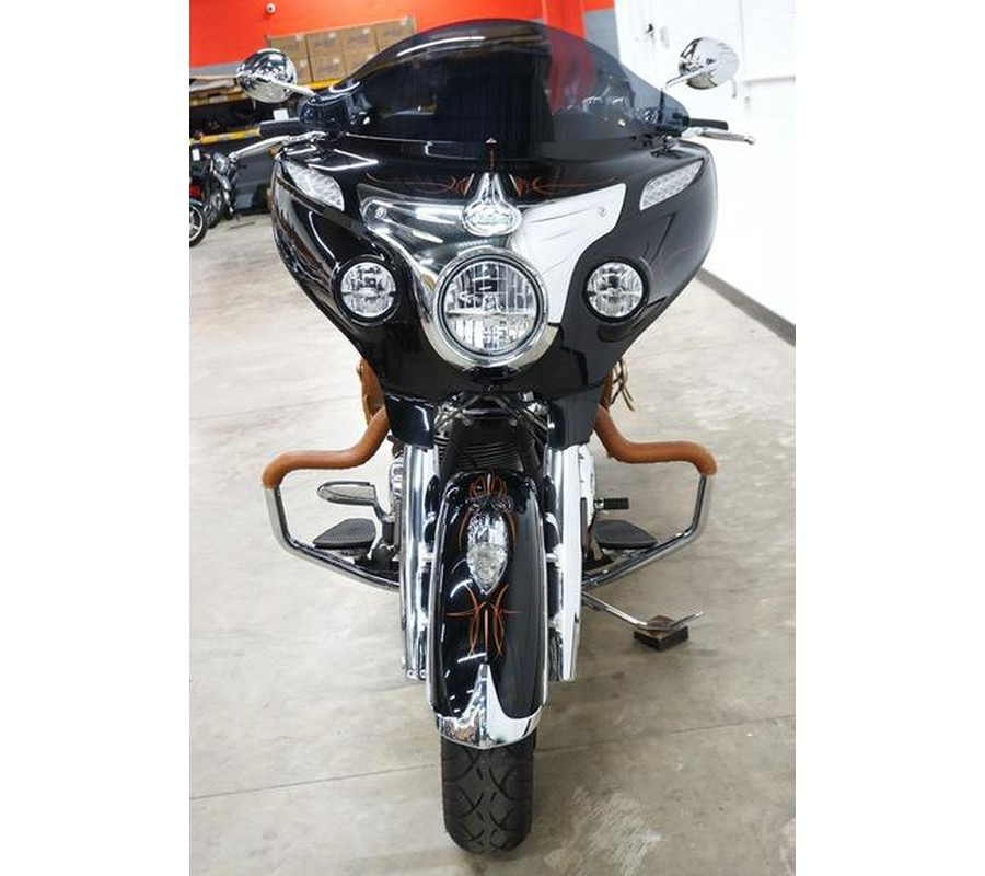 2017 Indian Motorcycle® Roadmaster® Classic Thunder Black