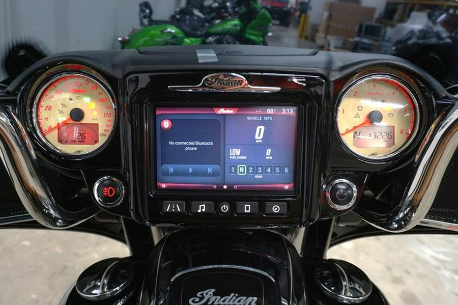 2017 Indian Motorcycle® Roadmaster® Classic Thunder Black