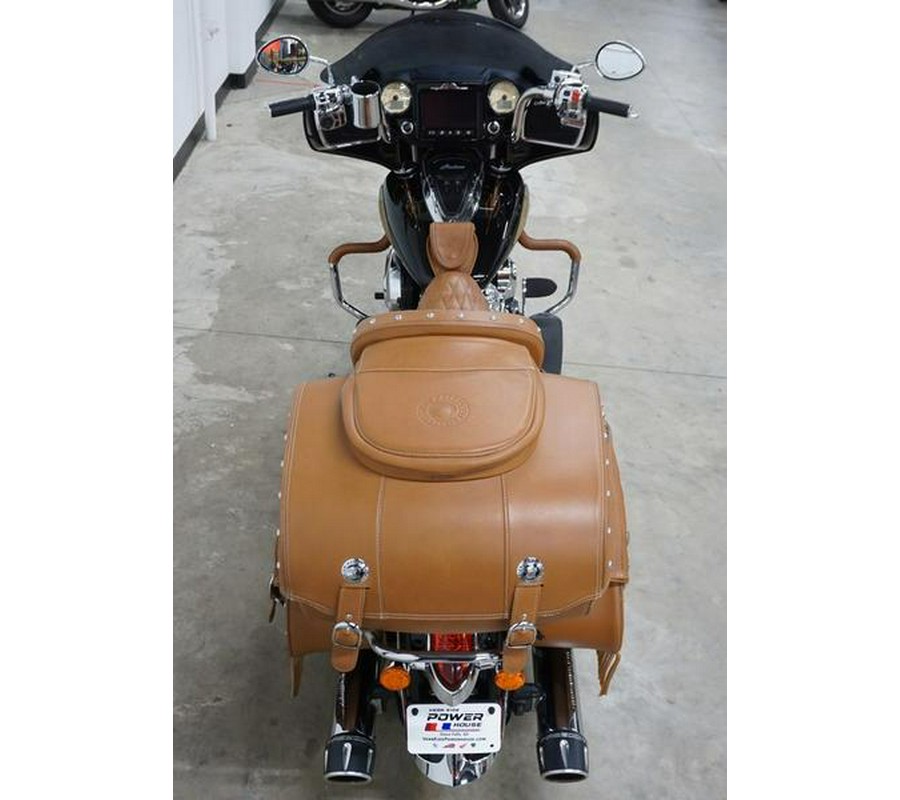 2017 Indian Motorcycle® Roadmaster® Classic Thunder Black