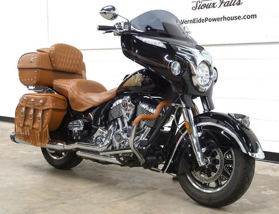 2017 Indian Motorcycle® Roadmaster® Classic Thunder Black