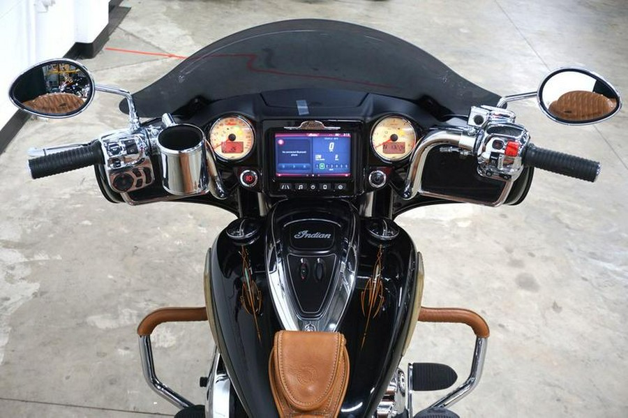 2017 Indian Motorcycle® Roadmaster® Classic Thunder Black